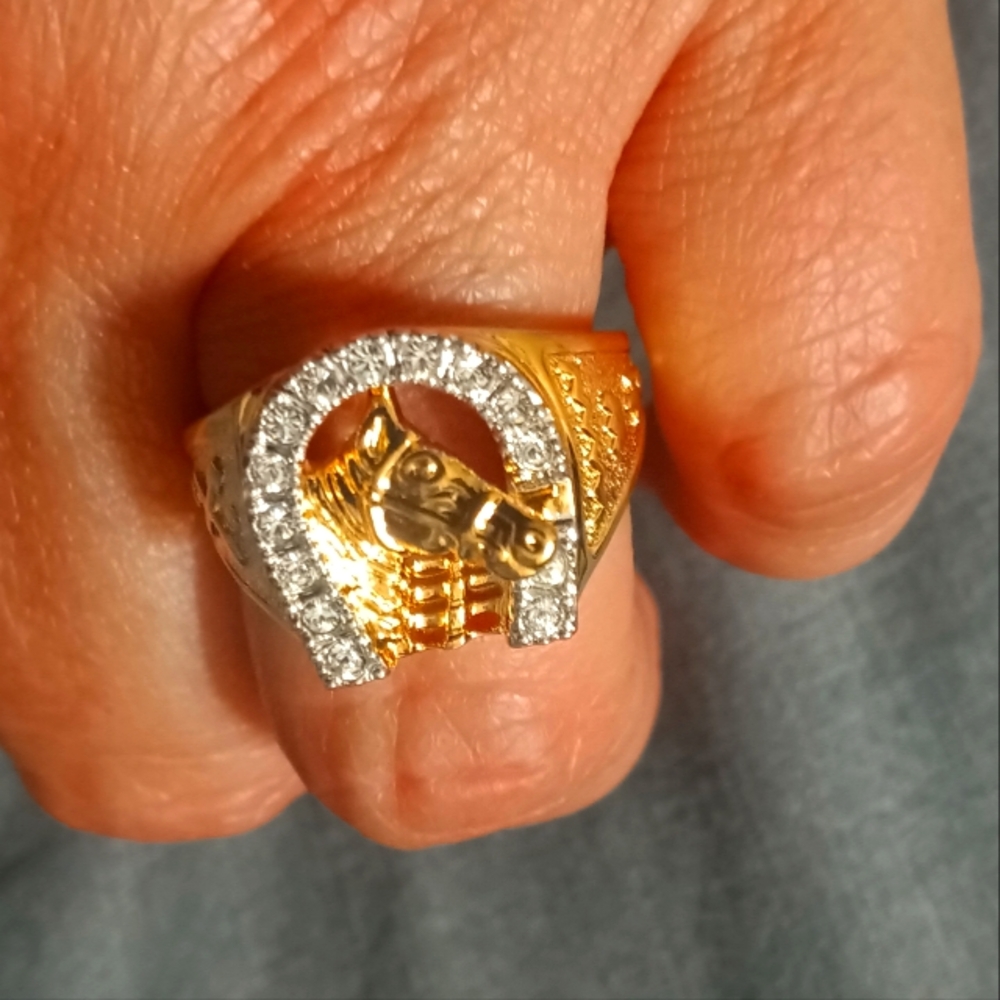 Elvis Presley Gold Tone Ring from Graceland original box Unisex